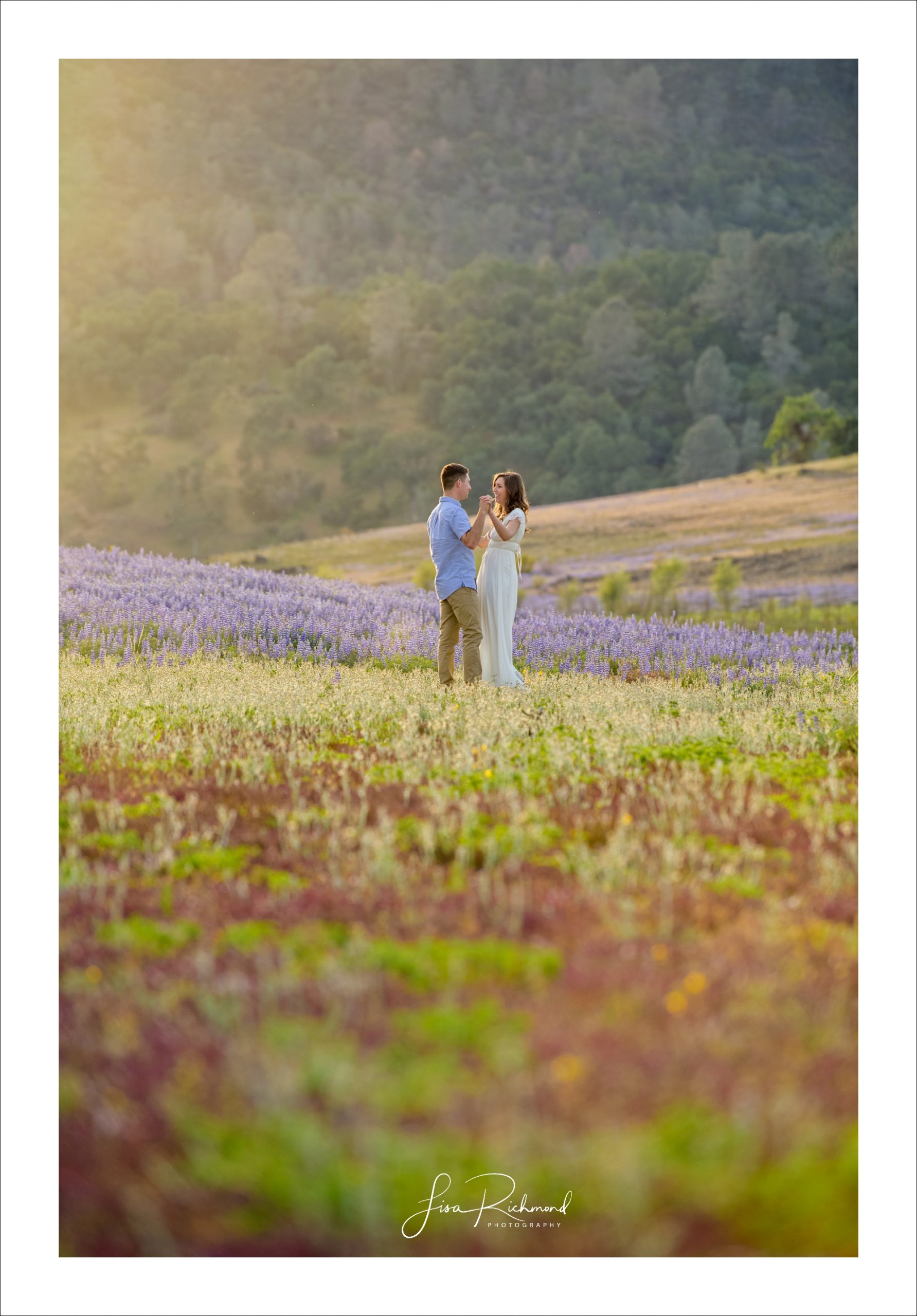 Alyse and Ryan &#8211; Super bloom engagement