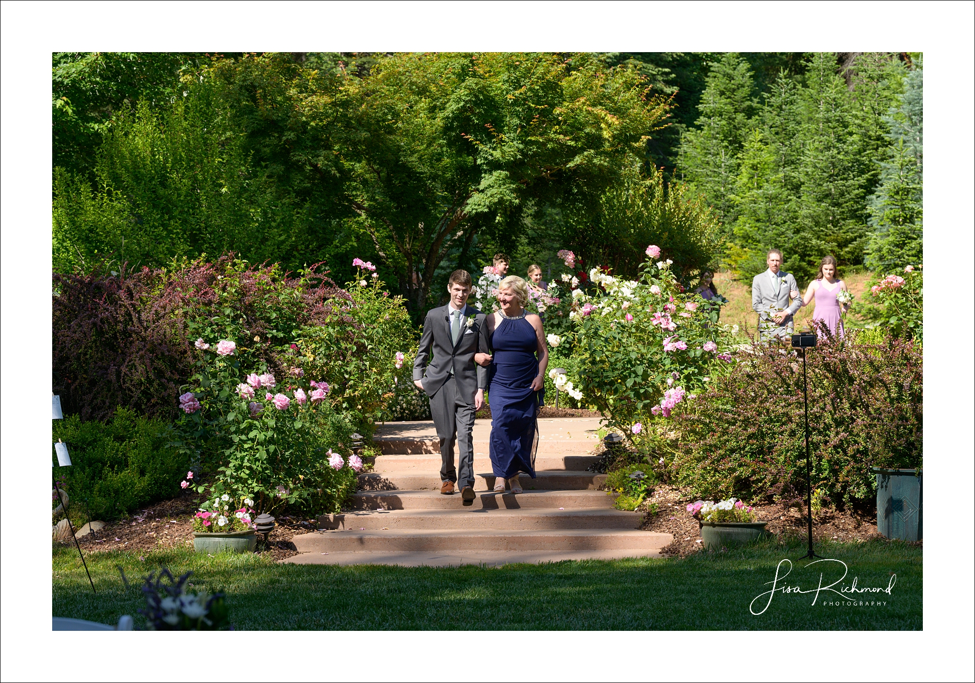 Lindsey and Adam <br> Silverthorn Meadows, Camino