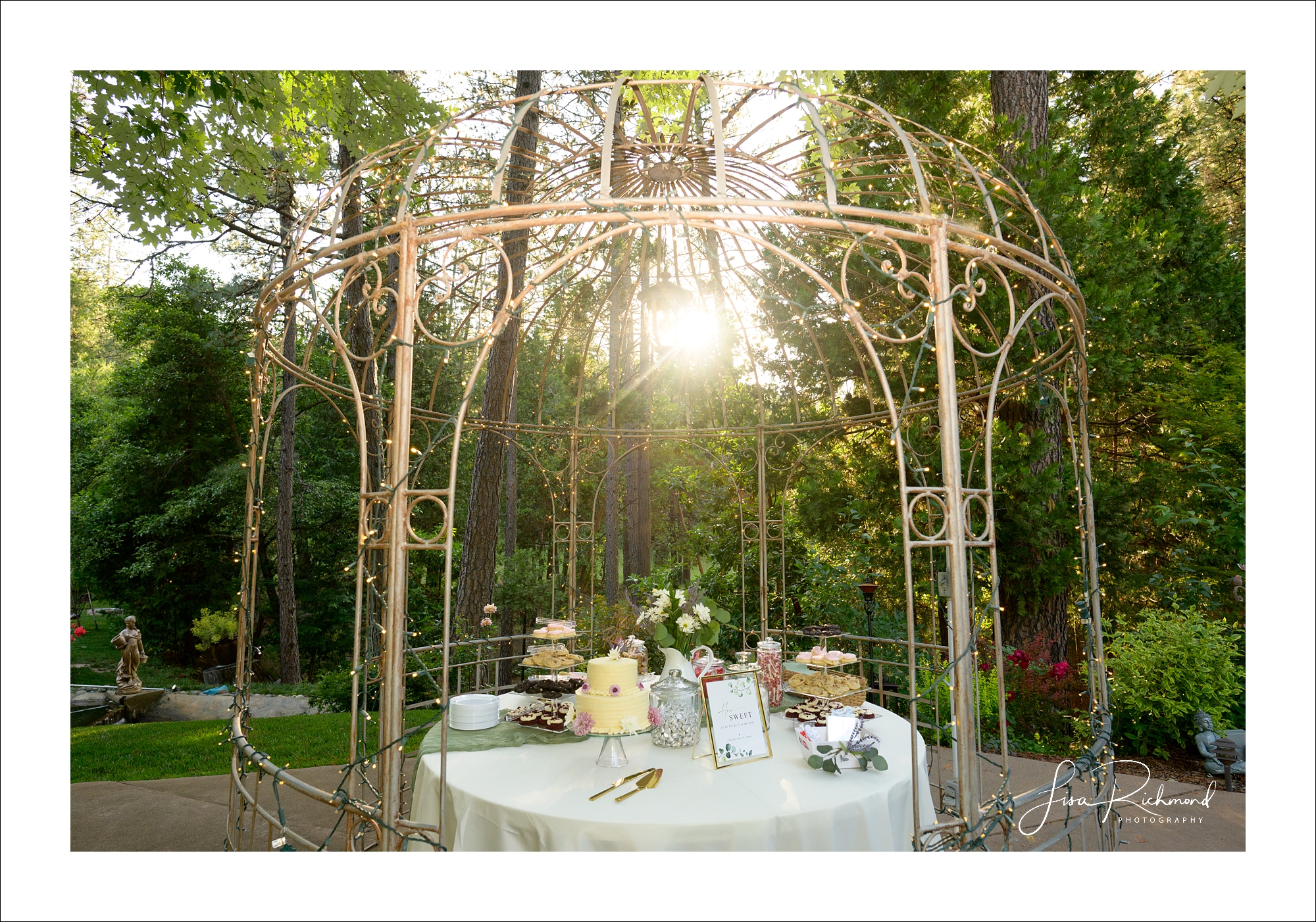 Lindsey and Adam <br> Silverthorn Meadows, Camino